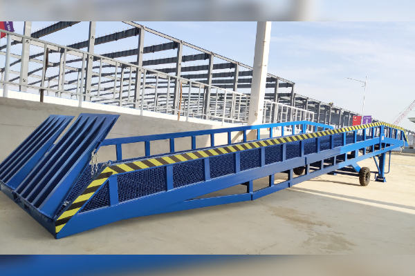 20191227移动式登车桥-400.jpg 20191227移动式登车桥-400.jpg